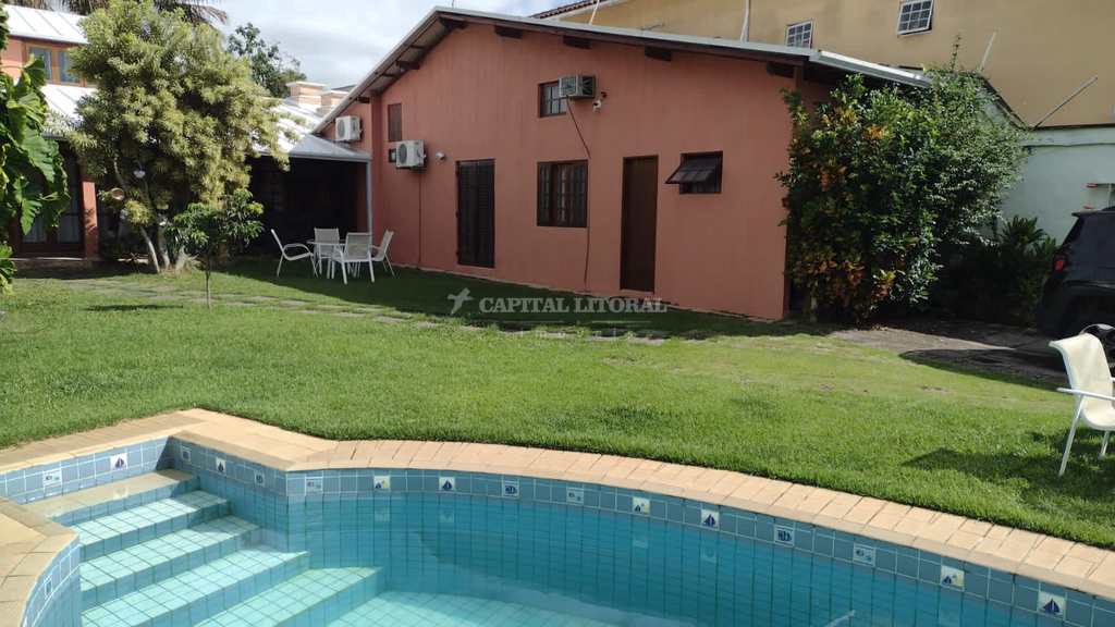 Casa em Ilhabela, no bairro Perequê