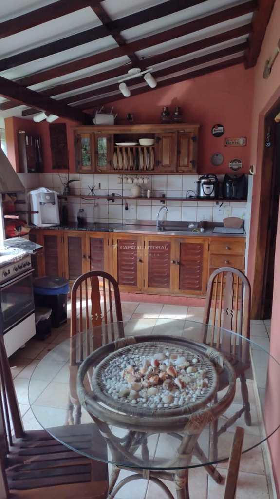 Casa em Ilhabela, no bairro Perequê