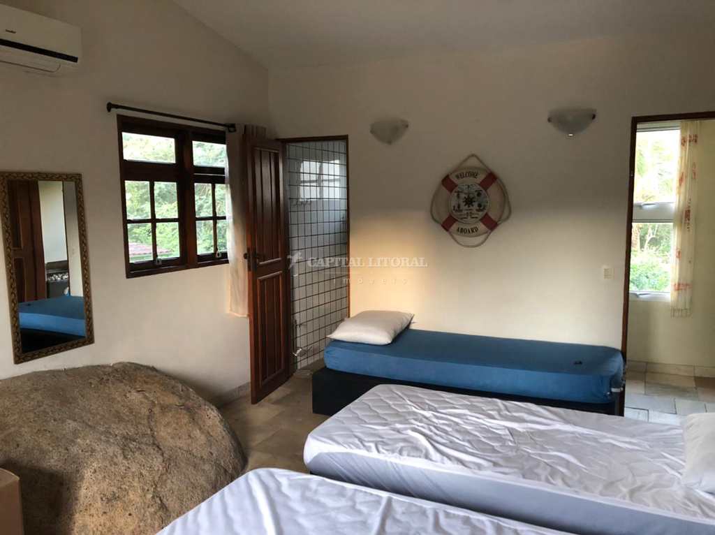 Casa em Ilhabela, no bairro Água Branca
