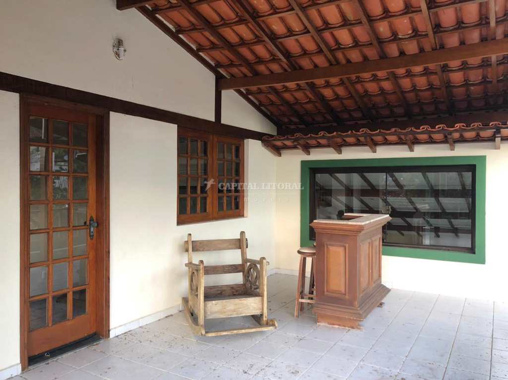 Casa em Ilhabela, no bairro Água Branca