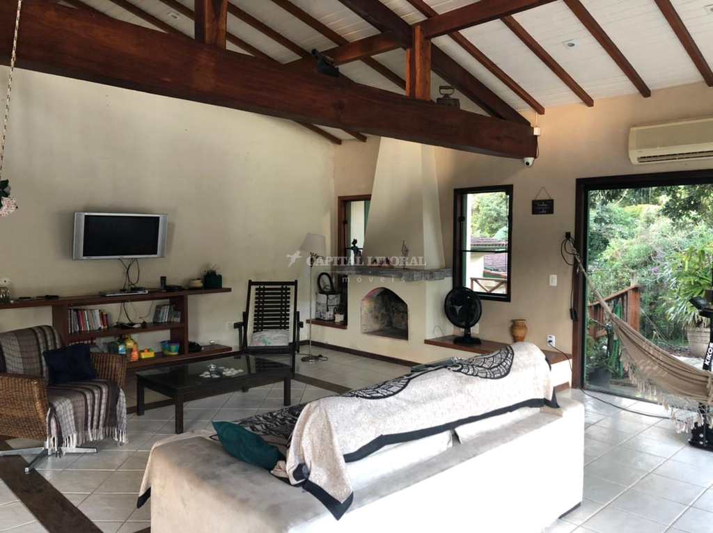 Casa em Ilhabela, no bairro Água Branca