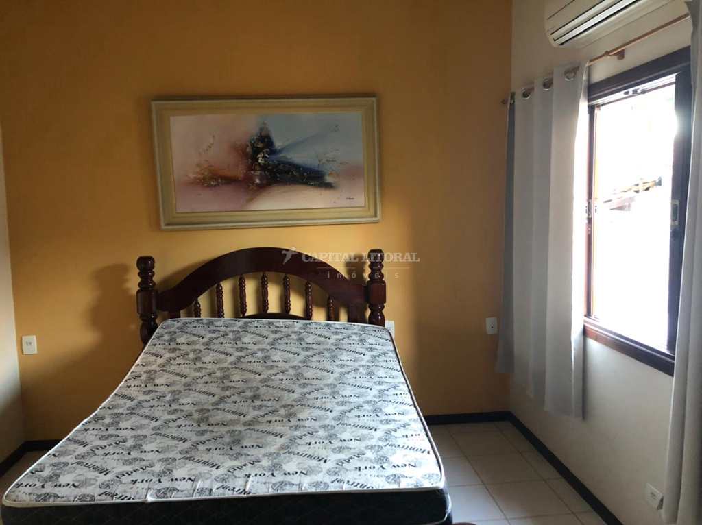 Casa em Ilhabela, no bairro Água Branca