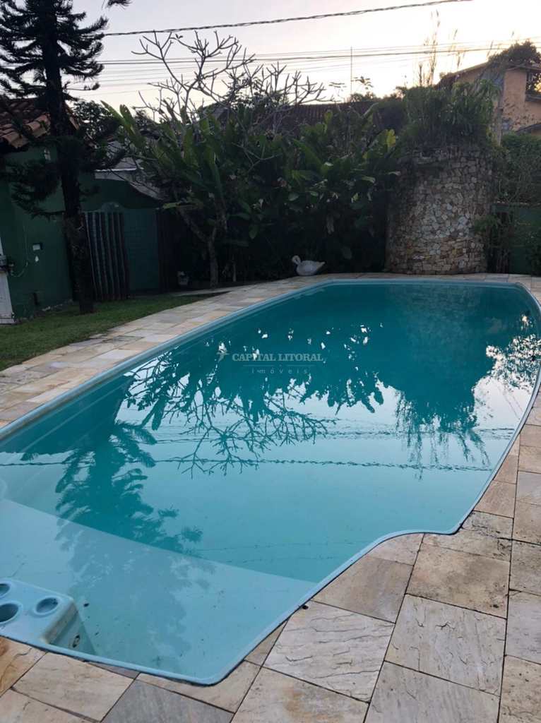 Casa em Ilhabela, no bairro Água Branca