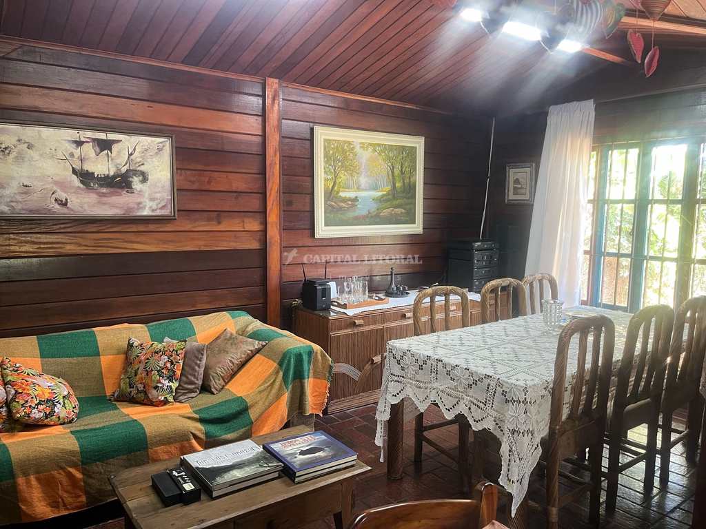 Casa em Ilhabela, no bairro Água Branca