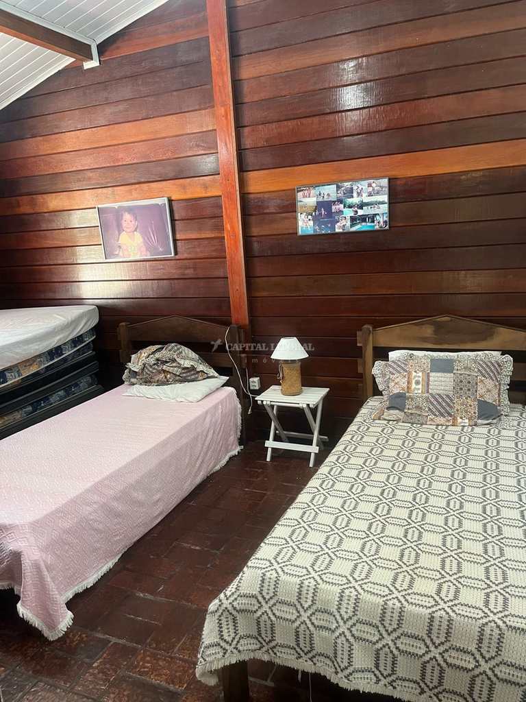 Casa em Ilhabela, no bairro Água Branca