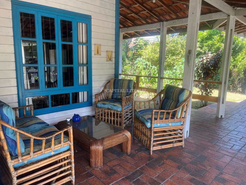 Casa em Ilhabela, no bairro Água Branca