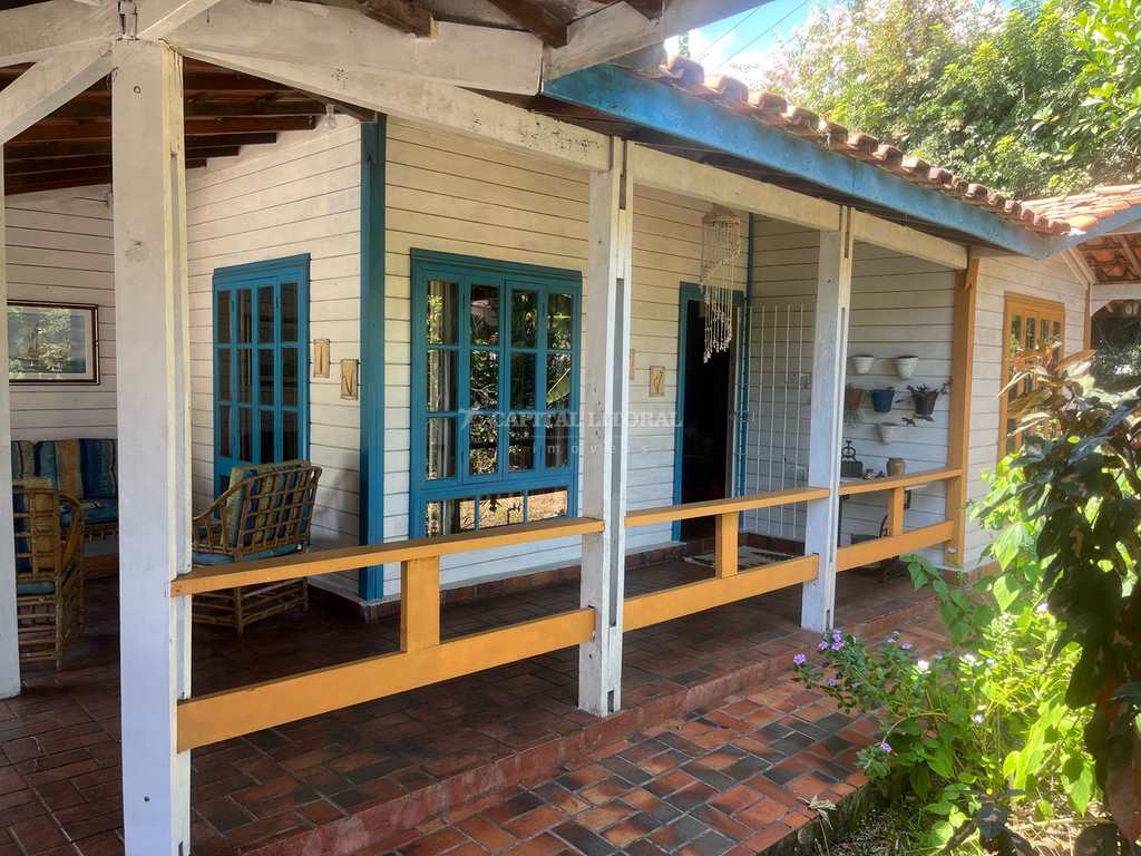 Casa em Ilhabela, no bairro Água Branca