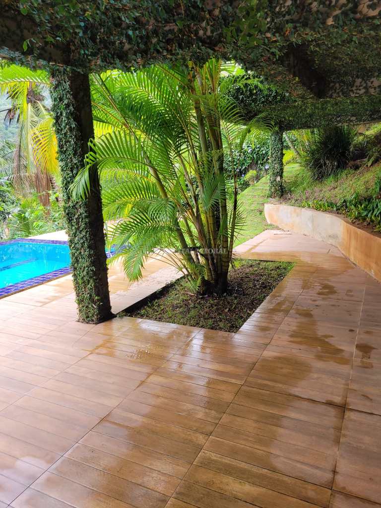 Casa em Ilhabela, no bairro Siriúba