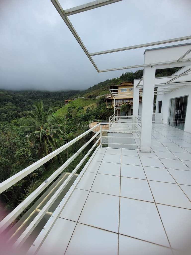 Casa em Ilhabela, no bairro Siriúba