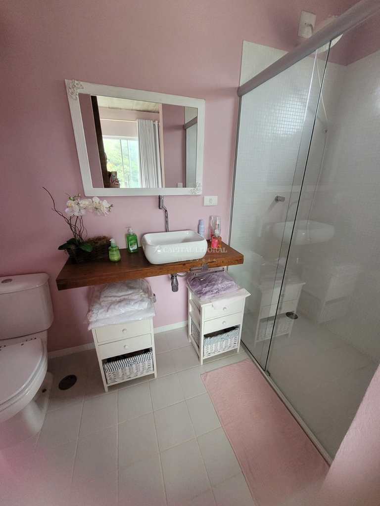 Casa em Ilhabela, no bairro Siriúba