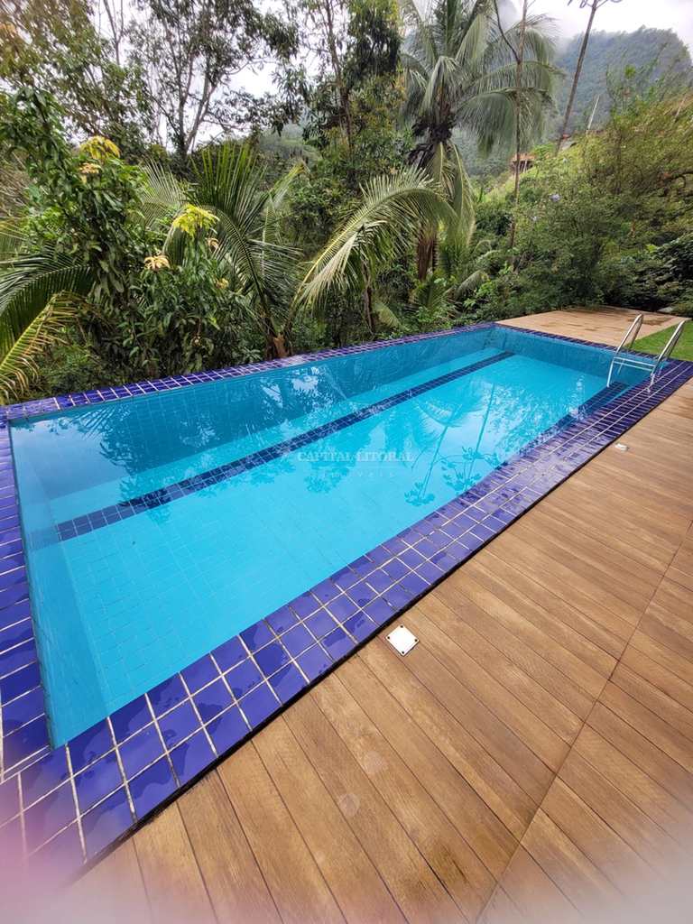 Casa em Ilhabela, no bairro Siriúba
