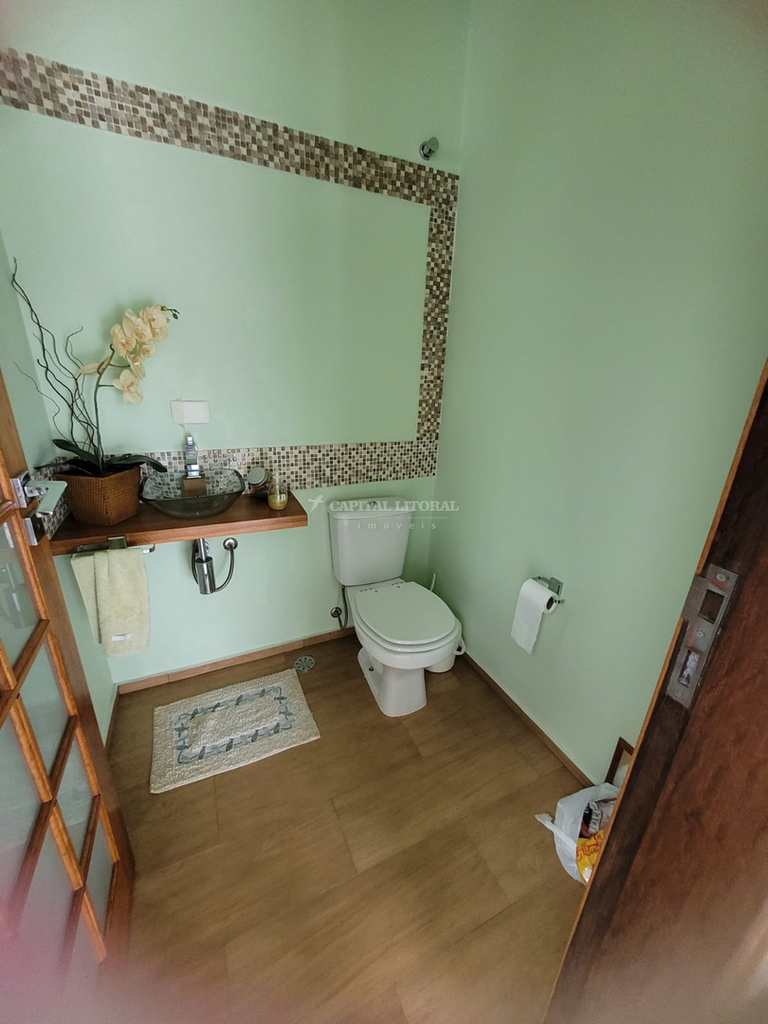 Casa em Ilhabela, no bairro Siriúba