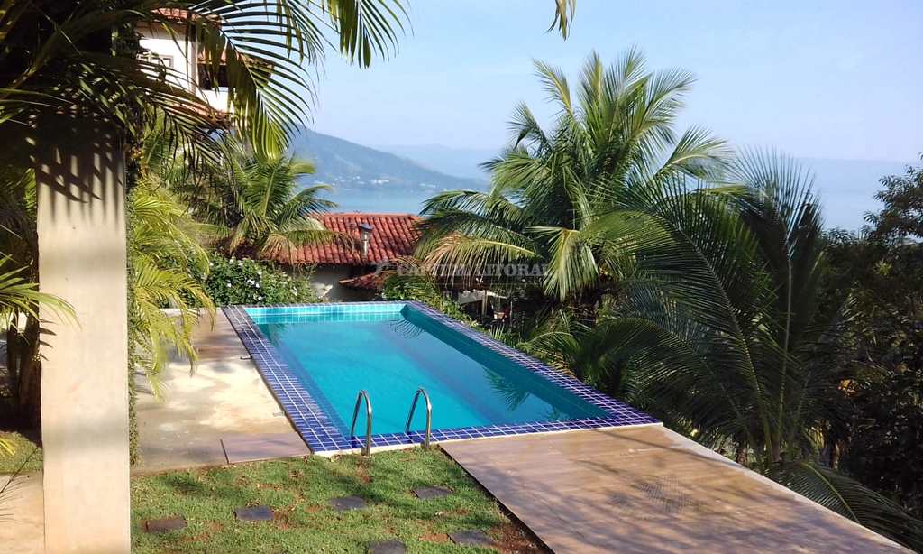 Casa em Ilhabela, no bairro Siriúba