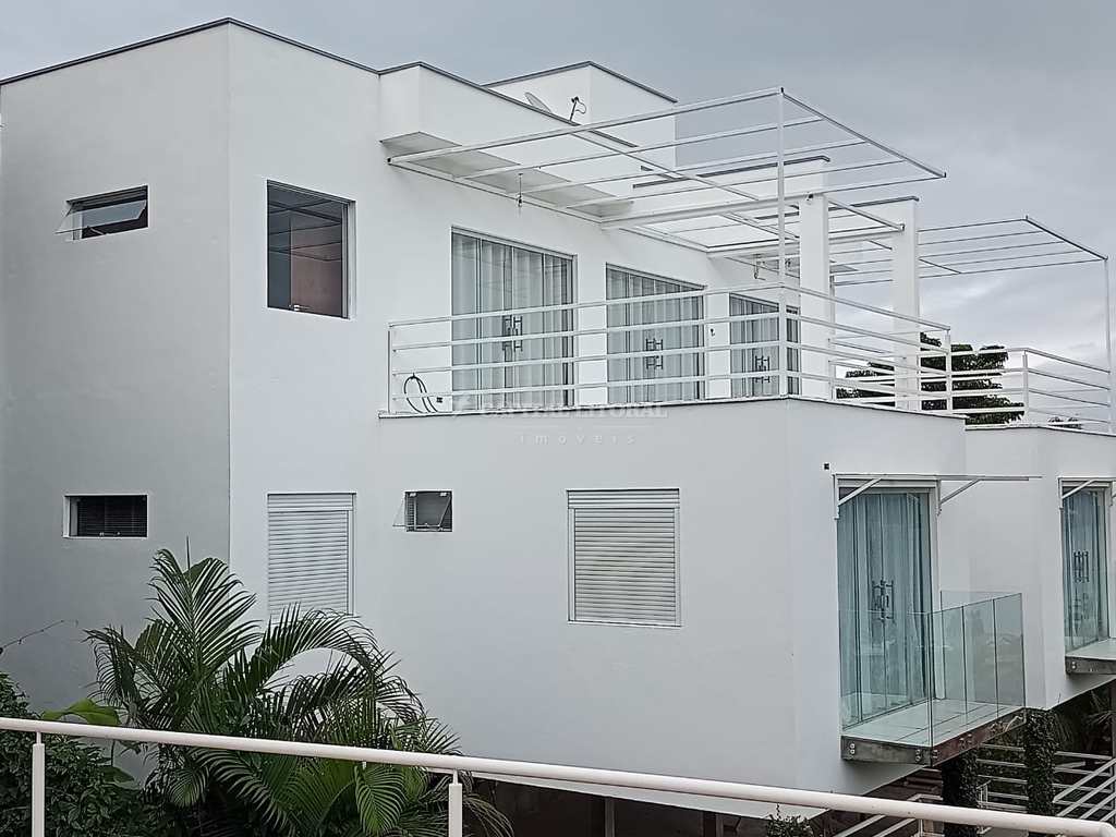 Casa em Ilhabela, no bairro Siriúba
