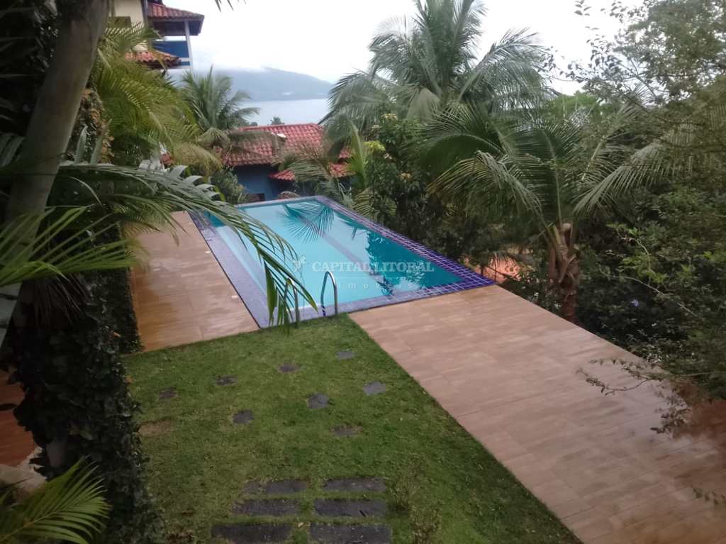 Casa em Ilhabela, no bairro Siriúba