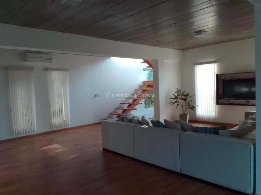 Casa em Ilhabela, no bairro Siriúba