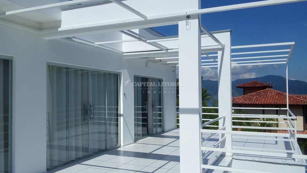Casa em Ilhabela, no bairro Siriúba