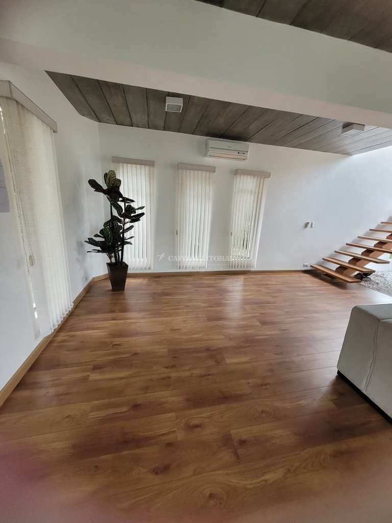 Casa em Ilhabela, no bairro Siriúba