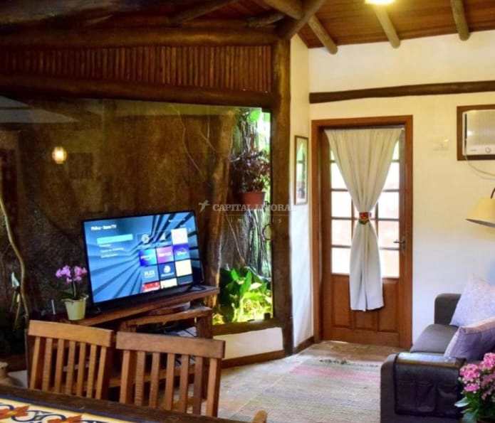 Casa em Ilhabela, no bairro Cocaia