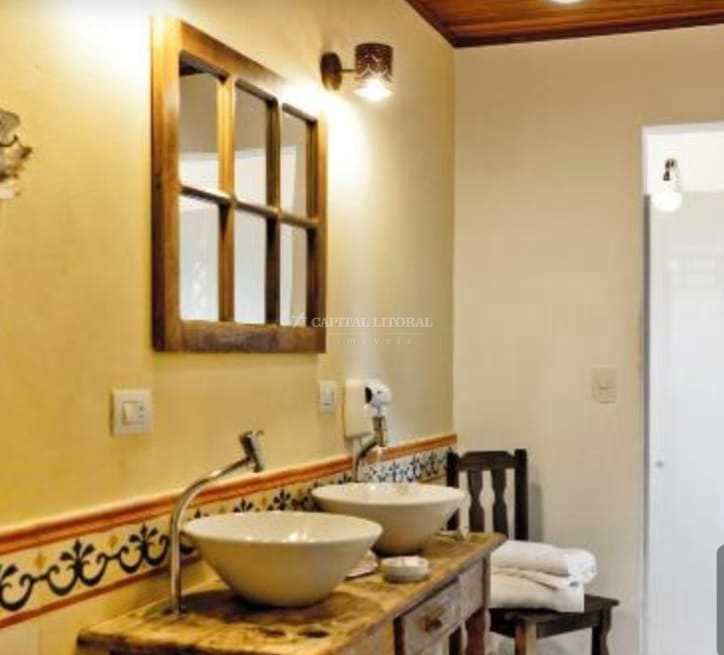 Casa em Ilhabela, no bairro Cocaia