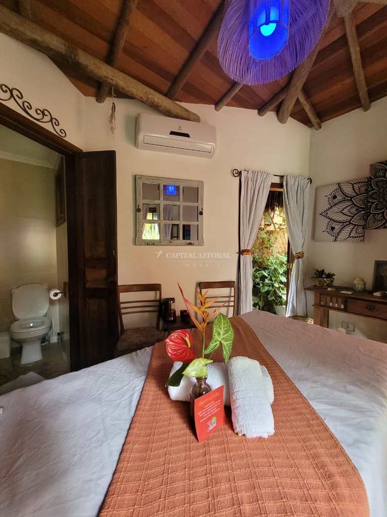 Casa em Ilhabela, no bairro Cocaia