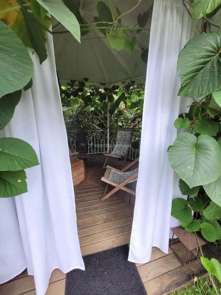 Casa em Ilhabela, no bairro Cocaia