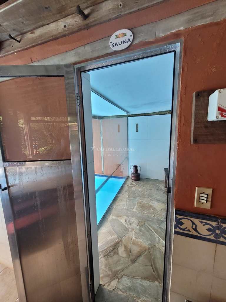 Casa em Ilhabela, no bairro Cocaia