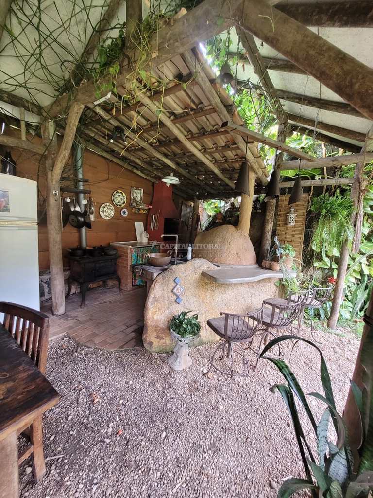 Casa em Ilhabela, no bairro Cocaia