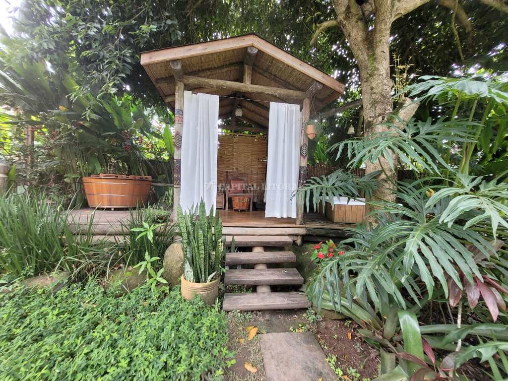 Casa em Ilhabela, no bairro Cocaia