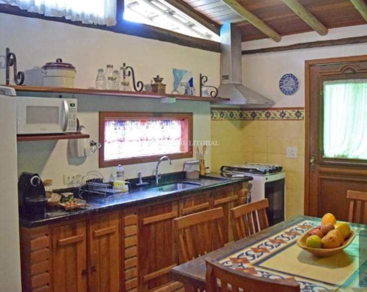 Casa em Ilhabela, no bairro Cocaia