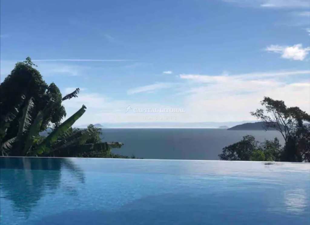 Casa em Ilhabela, no bairro Veloso