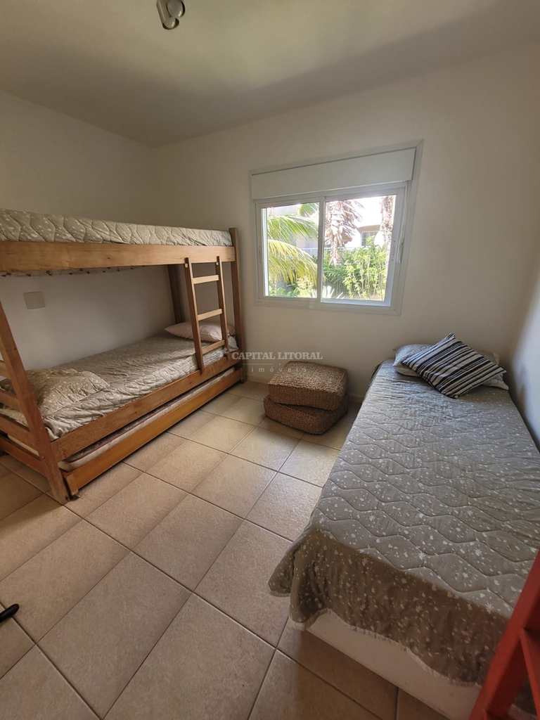 Casa em Ilhabela, no bairro Veloso