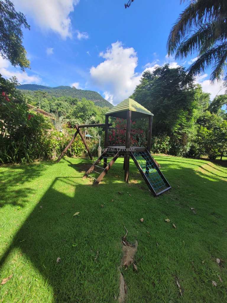 Casa em Ilhabela, no bairro Veloso