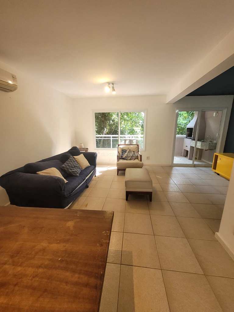 Casa em Ilhabela, no bairro Veloso