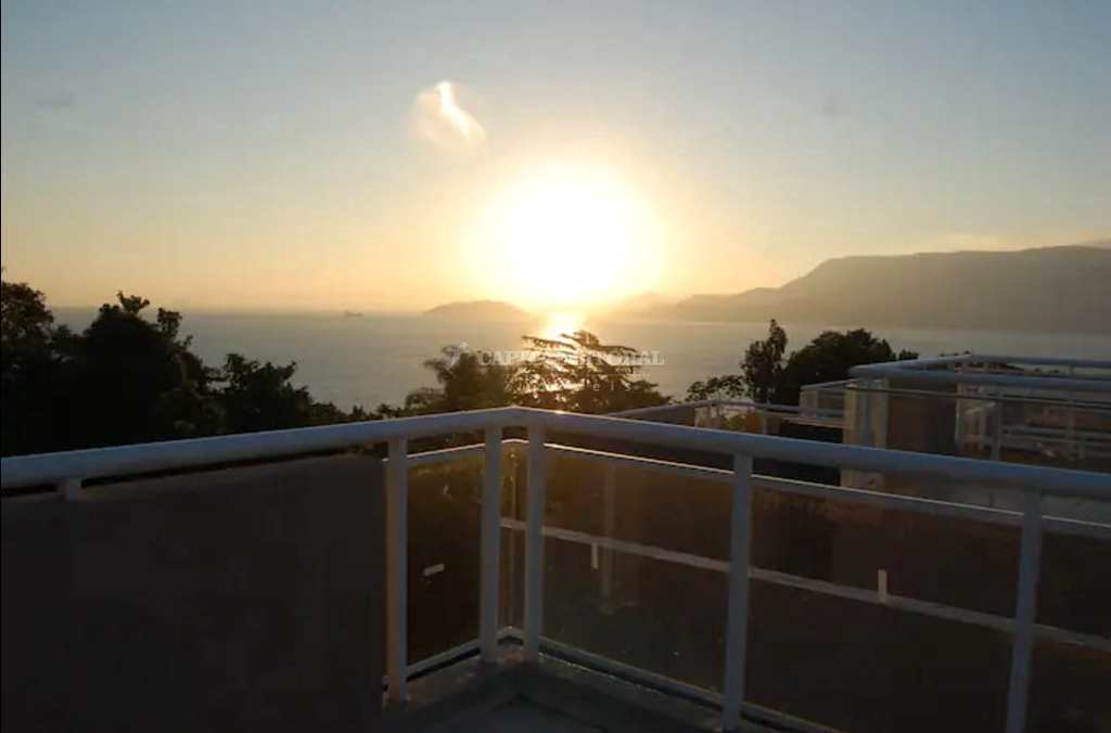 Casa em Ilhabela, no bairro Veloso