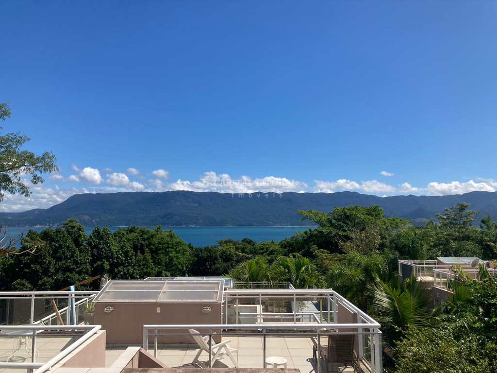 Casa em Ilhabela, no bairro Praia do Veloso