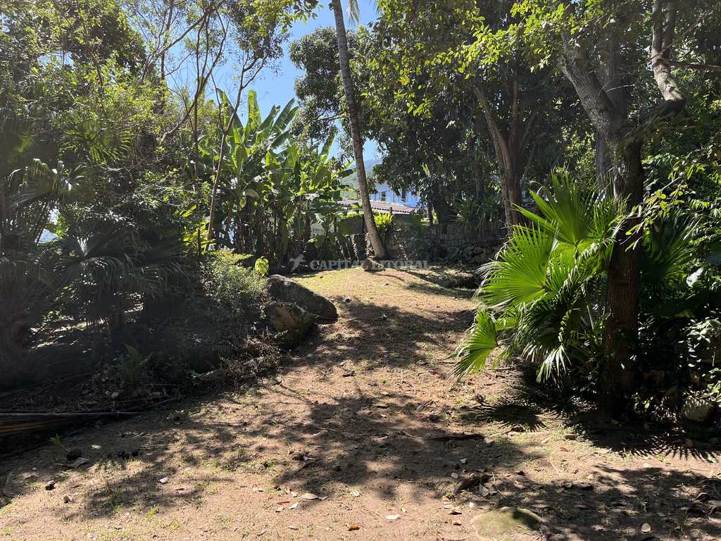 Terreno em Ilhabela, no bairro Ribeirão