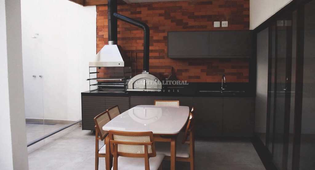 Casa de Condomínio em São Sebastião, no bairro Camburi