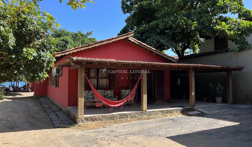 Casa em Ilhabela, bairro Curral