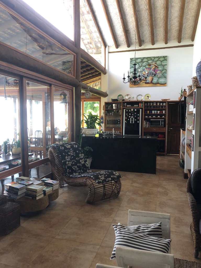 Casa em Ilhabela, no bairro Borrifos