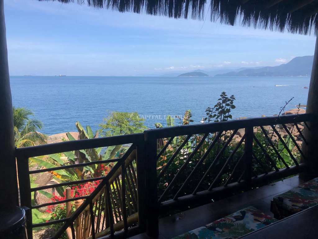 Casa em Ilhabela, no bairro Borrifos