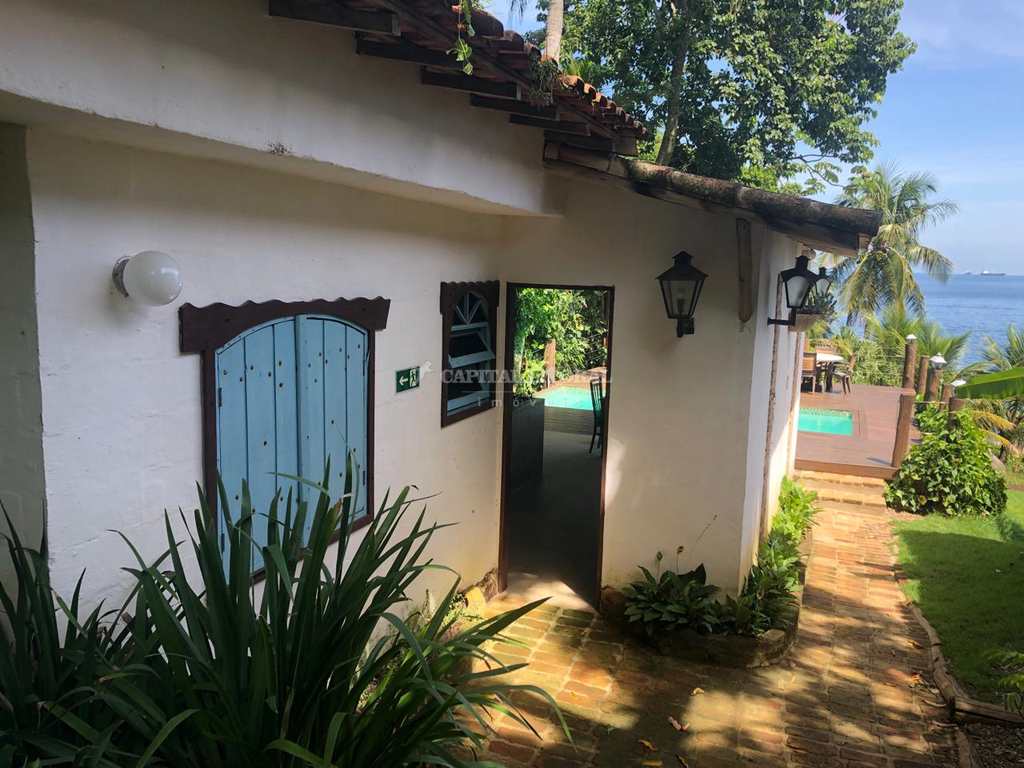 Casa em Ilhabela, no bairro Borrifos