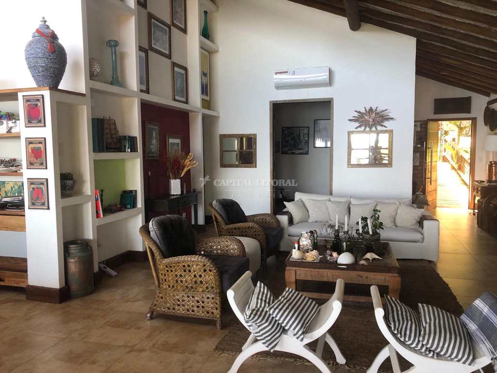 Casa em Ilhabela, no bairro Borrifos