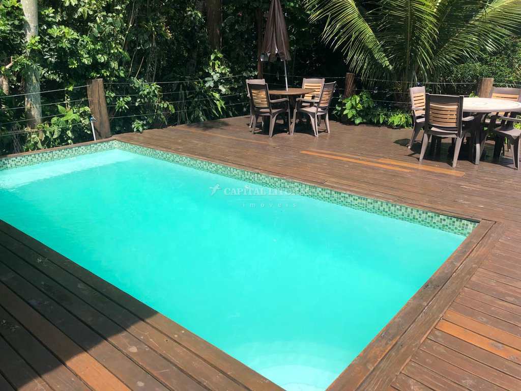 Casa em Ilhabela, no bairro Borrifos