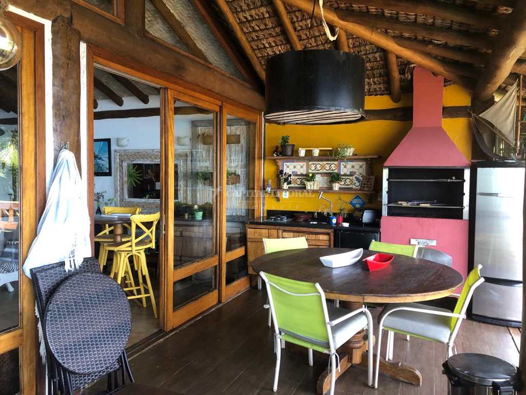Casa em Ilhabela, no bairro Borrifos