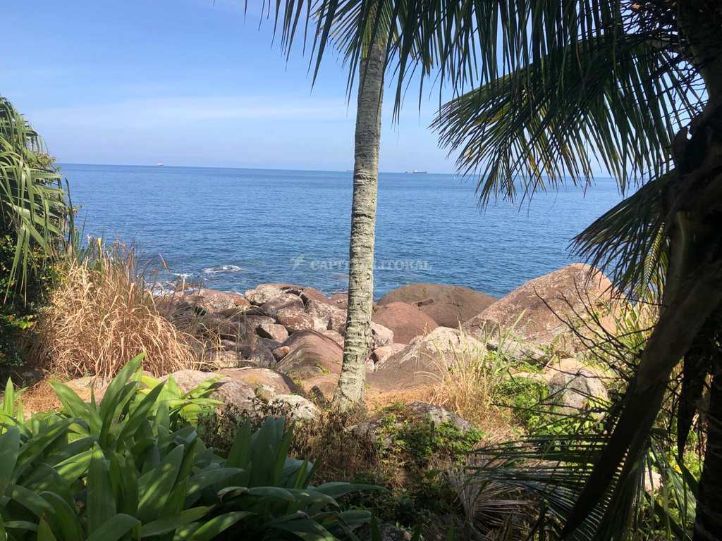 Casa em Ilhabela, no bairro Borrifos