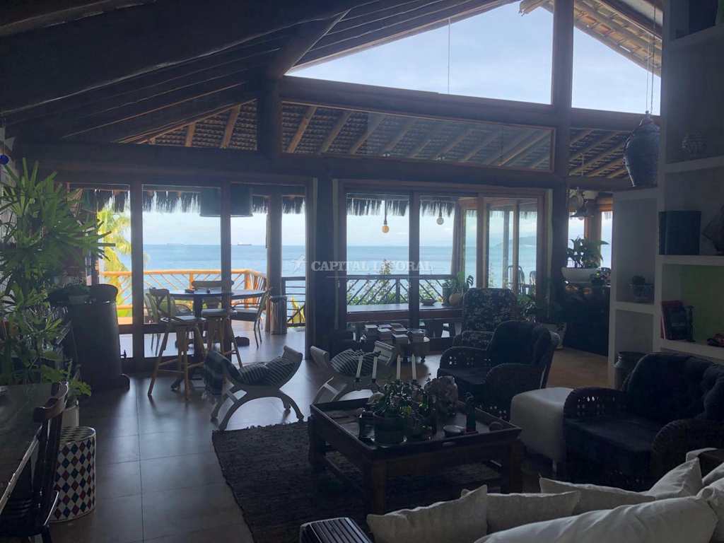 Casa em Ilhabela, no bairro Borrifos
