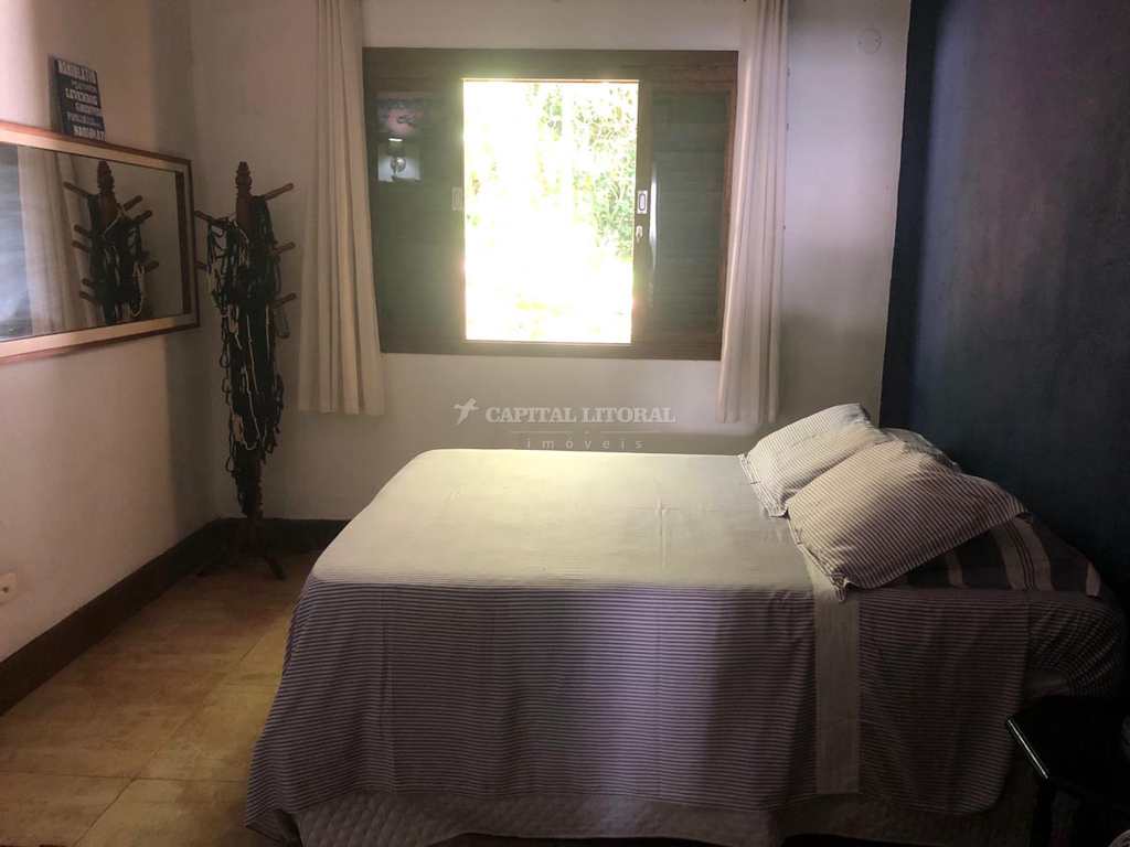 Casa em Ilhabela, no bairro Borrifos