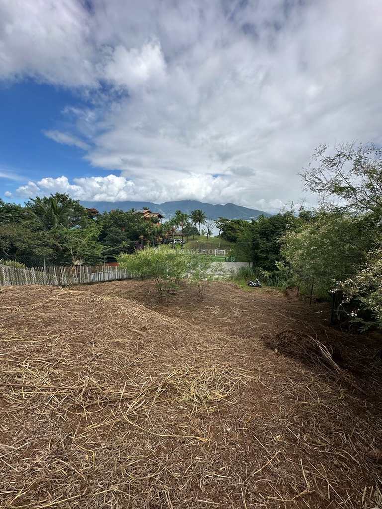 Terreno em Ilhabela, no bairro Siriúba