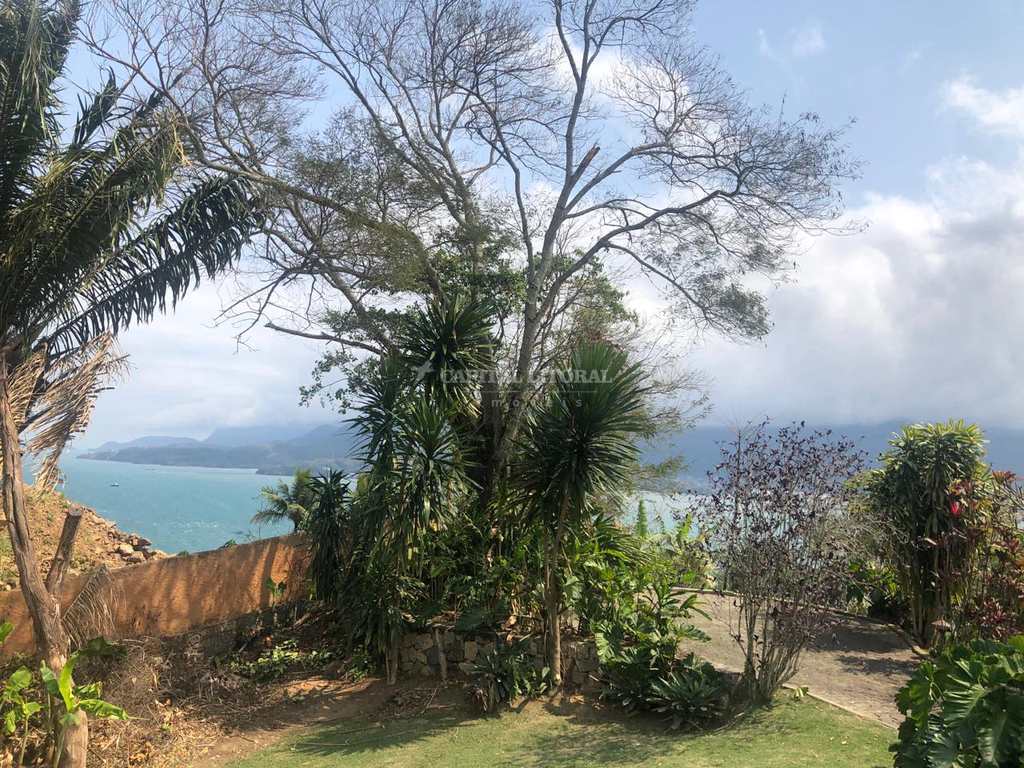 Terreno em Ilhabela, no bairro Piúva